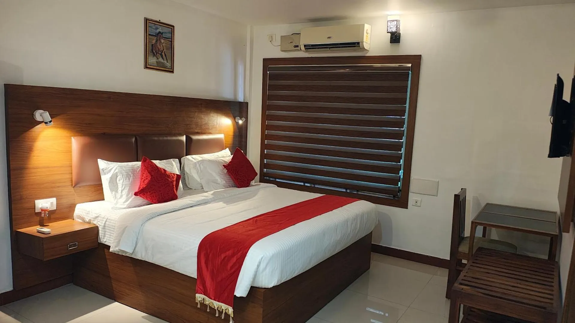City Palace Residency Wandur Hotel