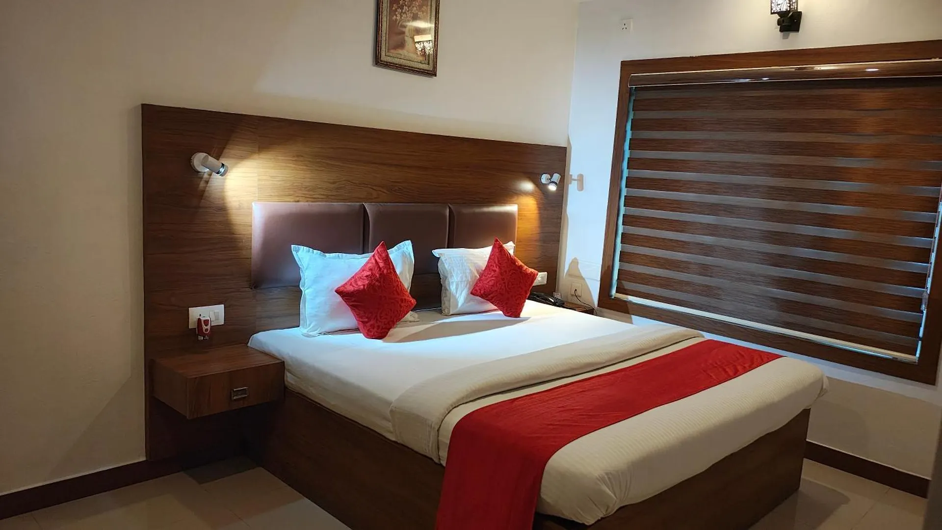 City Palace Residency Wandur 3*,  India